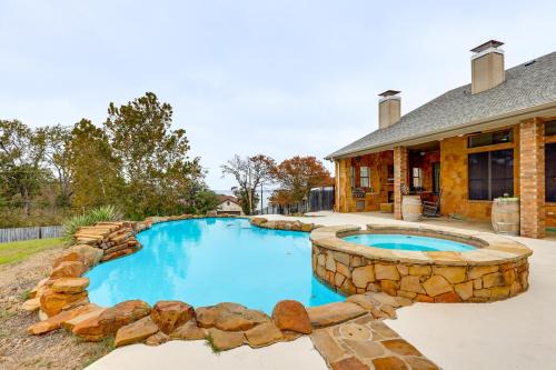 3 Mi to Lake! Belton Getaway with Outdoor Kitchen