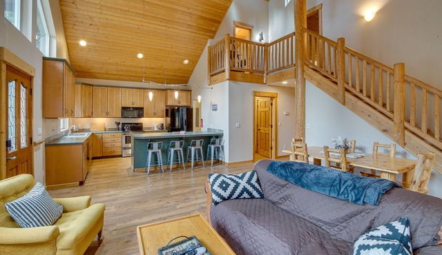 3 Mi to Lake Easton Sno-Park: Family Cabin Escape!