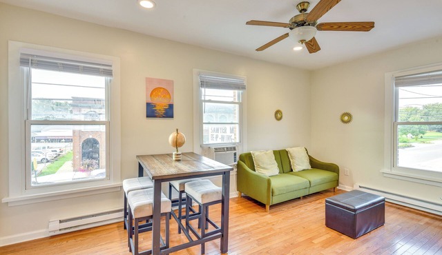 3 Mi to Lake Michigan: Pet-Friendly Apt in Sawyer
