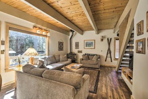 3 Mi to Lake Tahoe: Quiet Incline Village Cabin!