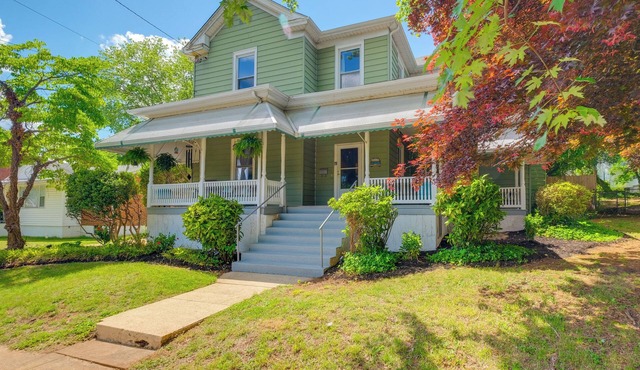 3 Mi to Liberty U: Apt w/Full Kitchen & King Bed!