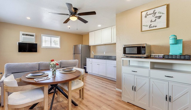3 Mi to Lookout Mtn! Gem w/Fire Pit + Fenced Yard