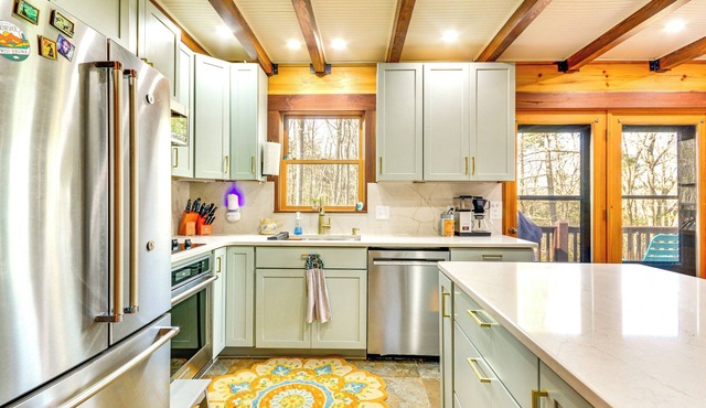 3 Mi to Main St Galax: BBQ-Ready Home w/Fire Pit!