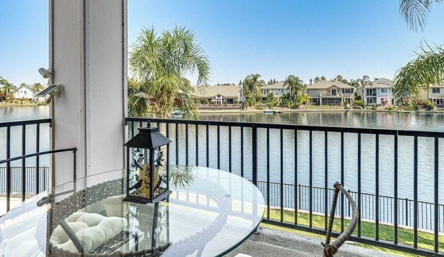 3 Mi to Main St Tracy: Homey Retreat w/Game Room!