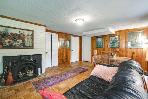 3 Mi to NIH! Spacious Bethesda Apt with Yard