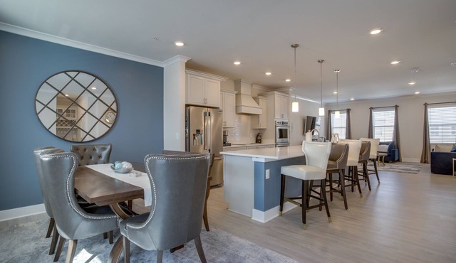 3 Mi to Ocean City Boardwalk: Townhome w/2 Decks
