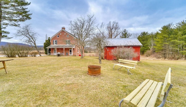 3 Mi to Penn's Creek Access: Hideaway w/Grill!