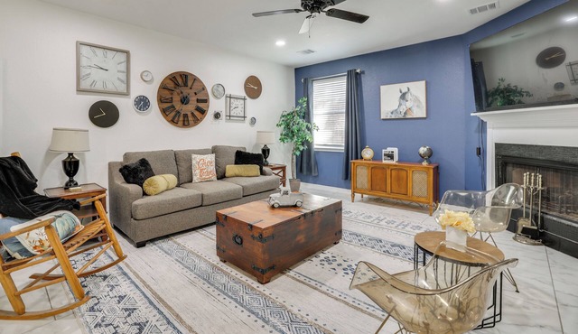 3 Mi to Randolph AFB: San Antonio Area Home