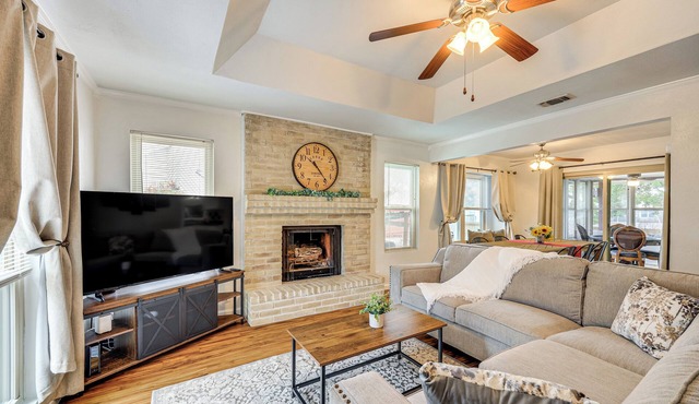 3 Mi to Randolph Afb: Family Home w/Poker Table!