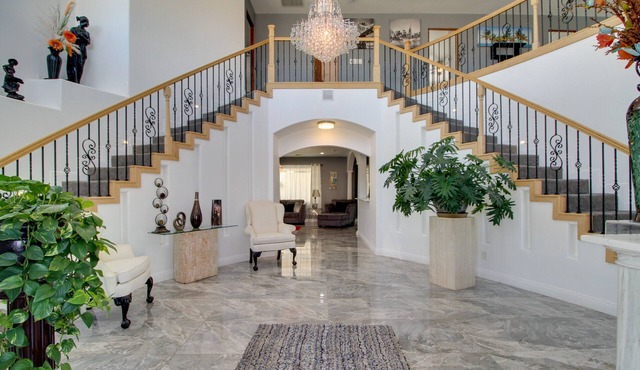 3 Mi to Rio Grande: Albuquerque Home w/Balcony