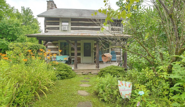 3 Mi to River: 11-Acre Retreat in Rural Stockport
