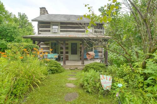 3 Mi to River: 11-Acre Retreat in Rural Stockport