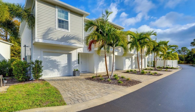 3 Mi to Riverwalk: Family Gem in Gated Community!