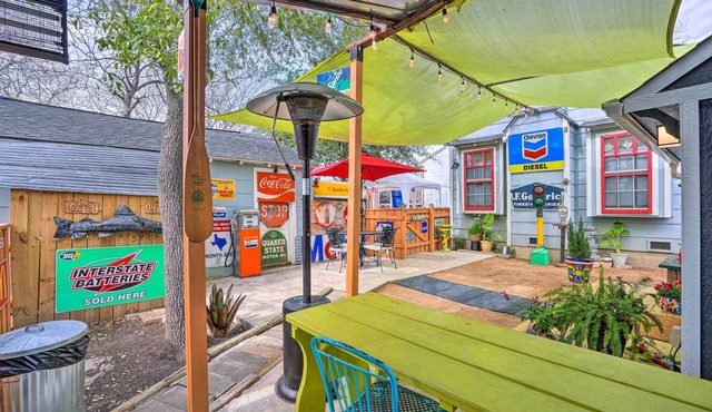 3 Mi to San Antonio Zoo: Bright Texas Cottage!