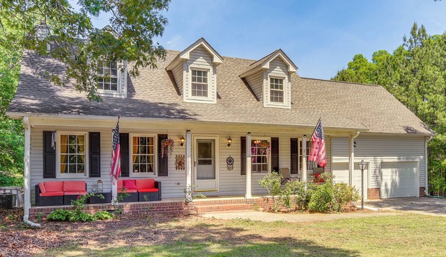 3 Mi to San-Lee Park! Family Home w/Office & Yard