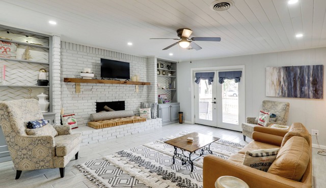 3 Mi to Saracen Landing! Family Getaway w/Deck