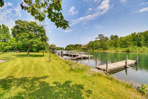 3 Mi to Seneca Lake Couples Apt with River Access