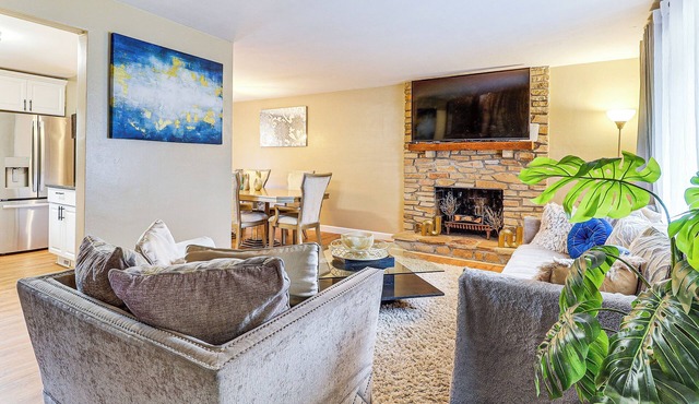 3 Mi to South Park: Quiet Pittsburgh Area Getaway