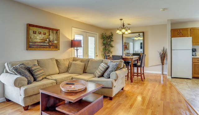 3 Mi to Town! Cozy Apartment in Poplar Bluff