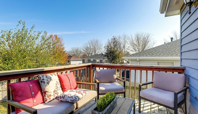 3 Mi to UNL & Memorial Stadium: Home w/Large Yard