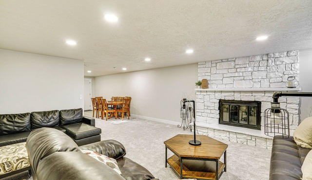 3 Mi to Valley Fair Mall: Salt Lake City Apt!