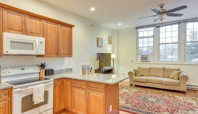 3 Mi to Warren Dunes: Sawyer Getaway w/Fireplace!
