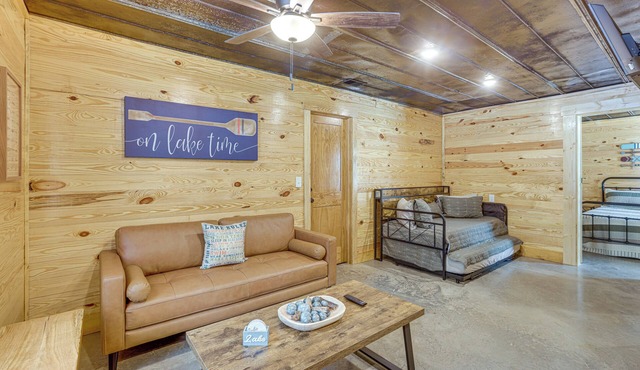 3 Mi to Water: Logan Martin Lake Cabin Getaway