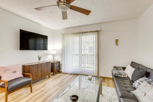 3 Mi to WVU: Condo w/Deck in Morgantown