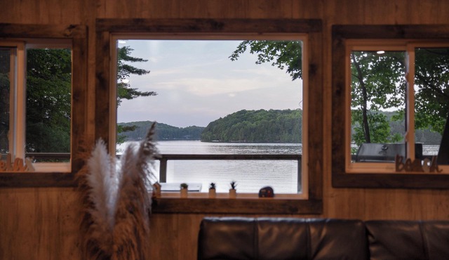 3 Mile Lakehouse