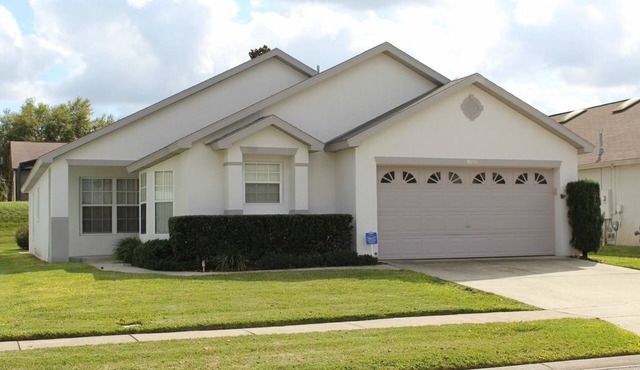 3 MILES FROM DISNEY! Private SOUTH facing Pool. Awesome family villa