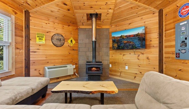 3 Miles Hollerwood/ATV Parking/Mountain Views