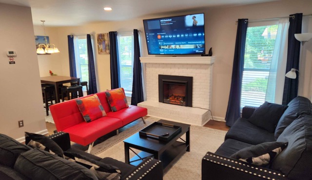 3 miles to FSU-Midtown Luxe-Comfy High end beds