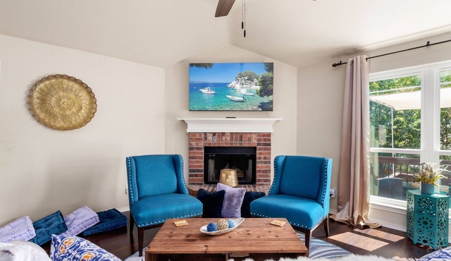 3 Miles to SeaWorld 7 Miles to Lackland AFB 3BR Spacious House -sleep 10