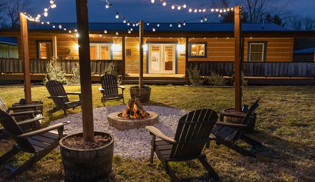 3 min to Brown County State Park+Hot Tub+Fire Pit+Swing Set+Games