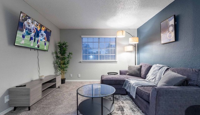 3 Min Walk to AT&T | 1BR | Parking + Pets + Gym