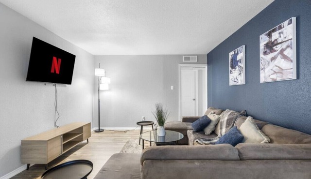 3 Min Walk to AT&T | 3BR | Parking + Pets + Gym