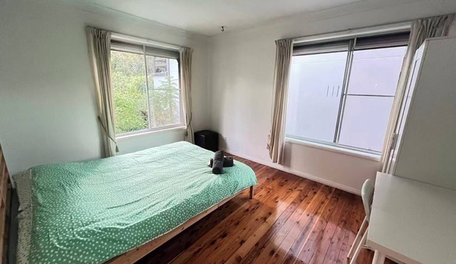 3 mins driving to Macquarie Park and 9 mins walking to bus station.