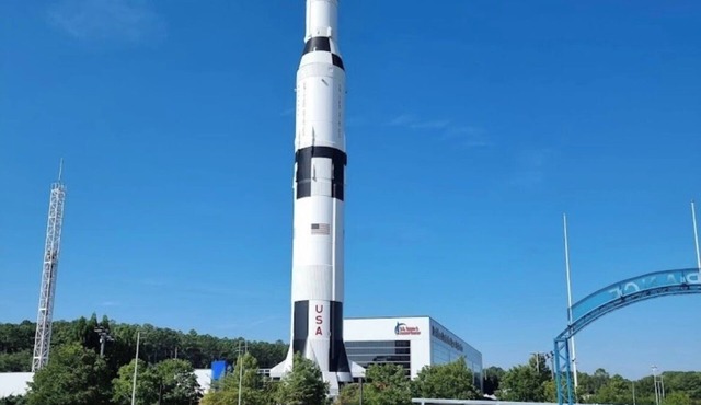 3 mins from Space Center & NASA