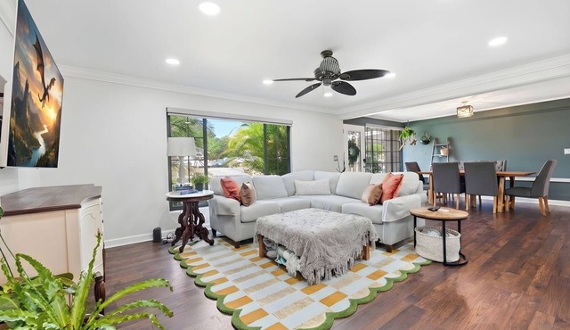 3 Mins to Downtown Mount Dora~Spacious~Renovated