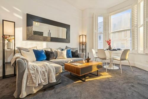 3 Mins to Earls Court Station Fulham Getaway