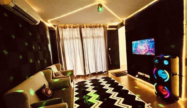 3 Minutes Away From Batu Feringghi Beach !