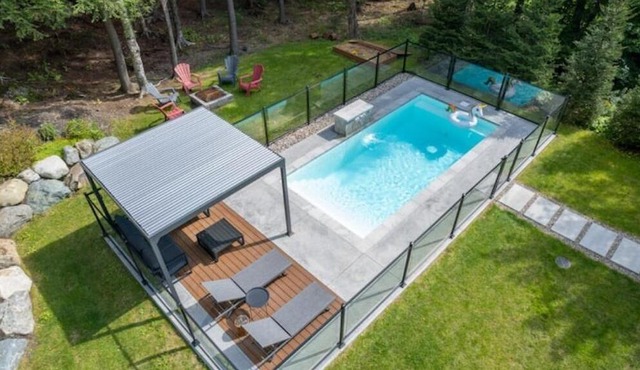 3 minutes from Mont Orford - Large House & Hot Tub
