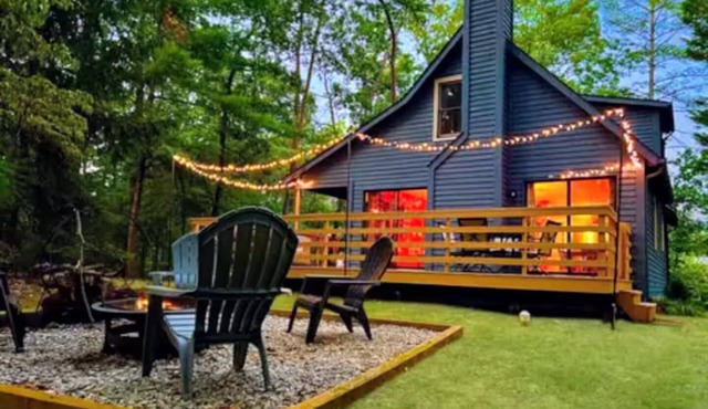 3 minutes to Bryce Resort: Cozy cabin w/Hot Tub, dog friendly!