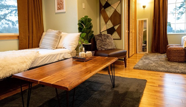 3 minutes to Tulip’s Field cozy guesthouse