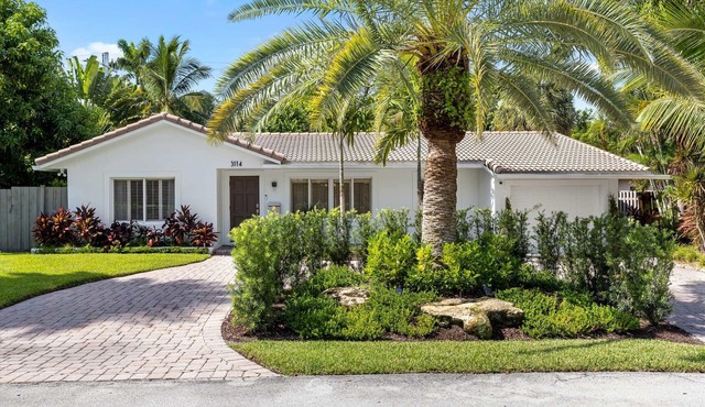 3 minutes walk to the Beach Family Vacation Home with Private Pool and Jacuzzi
