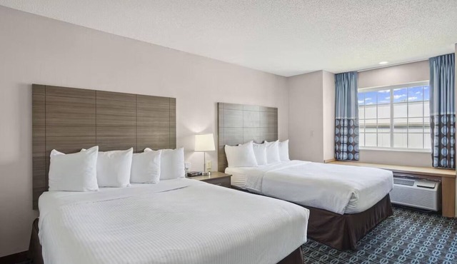 3 Modern Rooms Near Fleming Park – Explore Lakes, Trails & Outdoor Fun