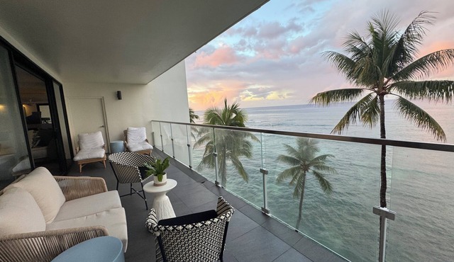 3 Month Min; NO instant bookings: 3-bdrm Floor thru; Chill; Magical Apt/Location