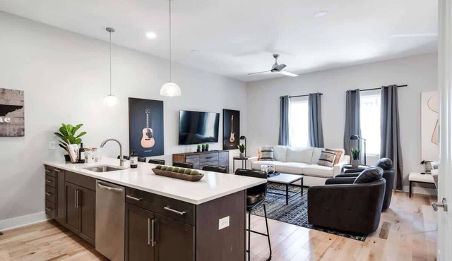 3 Nashville Homes Sleep Big Groups, Walk to Bars