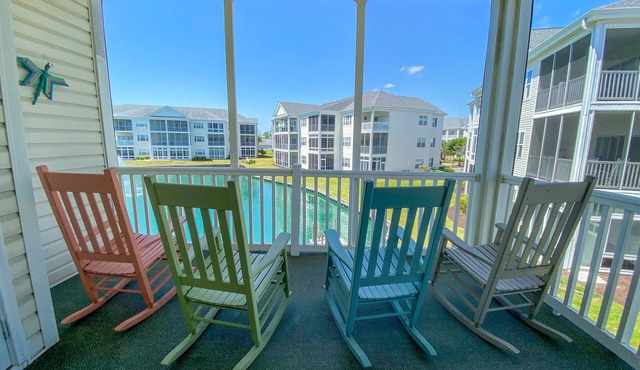 3 night minimum. 2 bedroom. Outdoor pool. Close to beach.