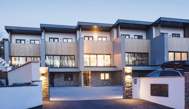 3 OCEAN WALK, family friendly, luxury holiday cottage in Perranporth